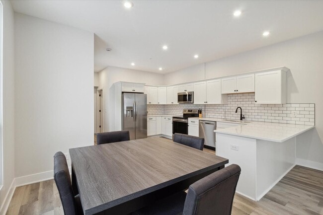 Building Photo - 1164 Terrace St