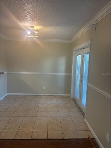 Building Photo - 1320 Mountain View Dr