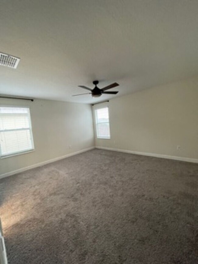 Building Photo - STOREY PARK - 3BR/2.5BA TWO STORY HOME