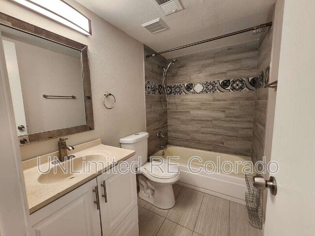 Building Photo - 431 S Kalispell Way