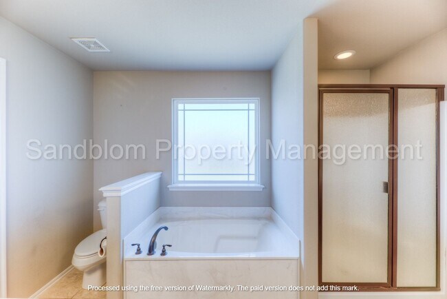Building Photo - FOR LEASE | Jenks Home | 4 Bed, 2.5 Bath $...