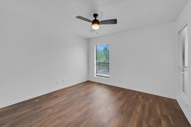 Building Photo - 2006 Cloisters Dr