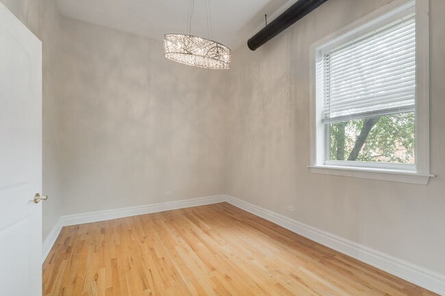 Building Photo - 5014 S King Dr