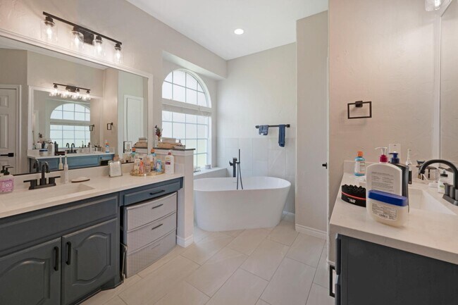 Building Photo - 4816 King Harbor Ct