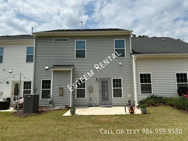 Building Photo - 680 Barneswyck Dr