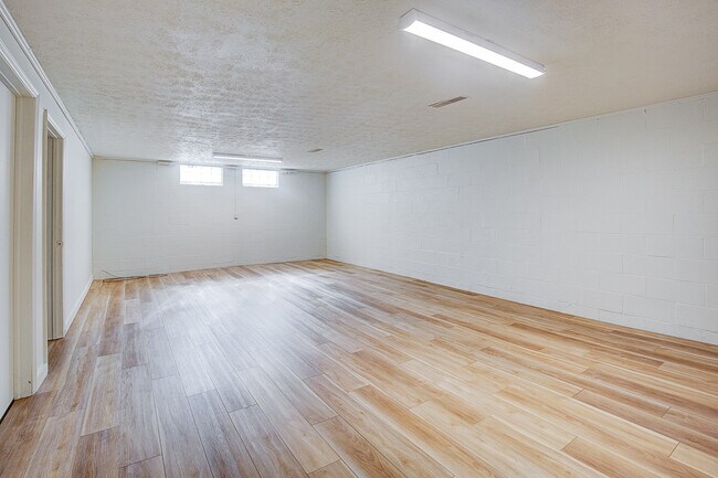 Building Photo - 505 Carnwise St SE