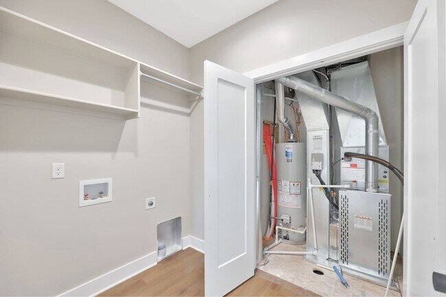 Building Photo - 357 Turnpike Rd