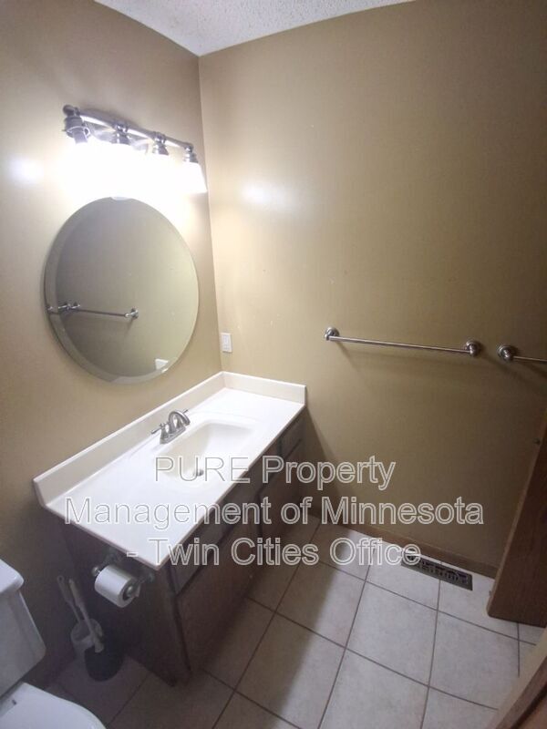 Building Photo - 3327 Arcade St S