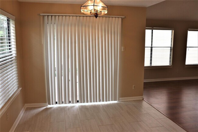 Building Photo - 7718 High Village Dr