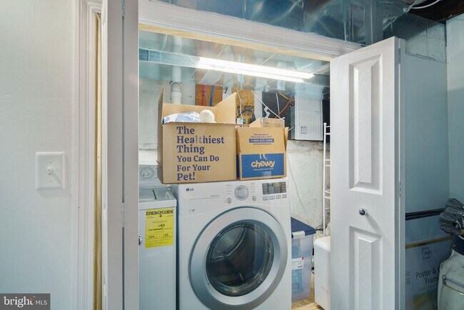 Building Photo - 3045 Baltz St