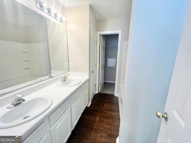 Building Photo - 4713 Autumn Rose Trail