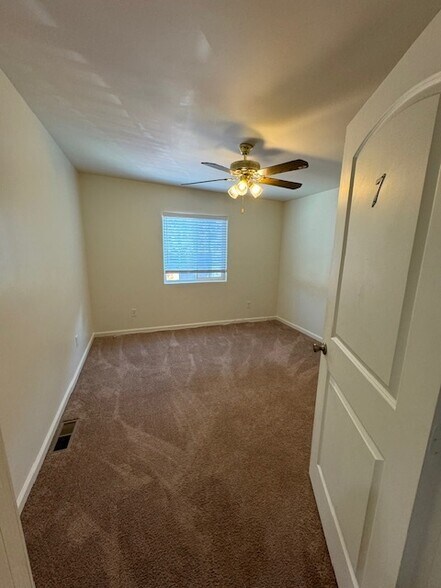 Building Photo - 1153 W 37th Pl