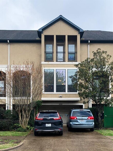 Building Photo - 1804 Tuam St
