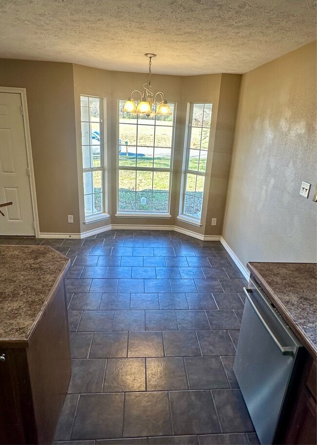 Building Photo - 4402 Sanderson Ln