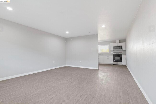 Building Photo - 26825 Woodland Ave