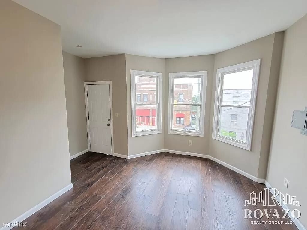 Building Photo - 662 Grove St