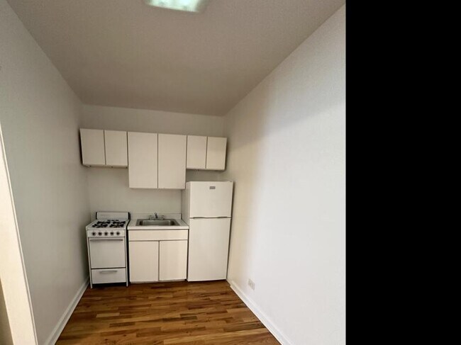 Primary Photo - 0 bedroom in Chicago IL 60657