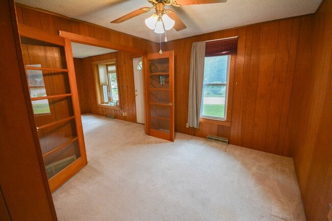Building Photo - Unique 1 Bed 1 Bath Home Available in Fant...