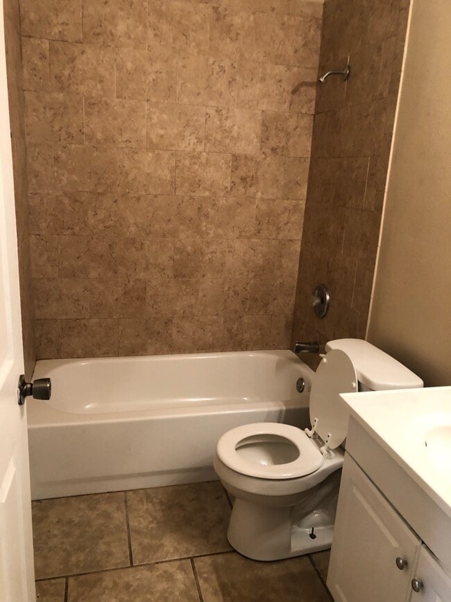 Building Photo - Winter Haven Rental!