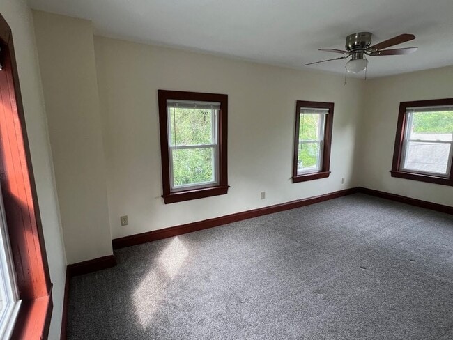 Building Photo - 3 Bedroom Home in Wernersville