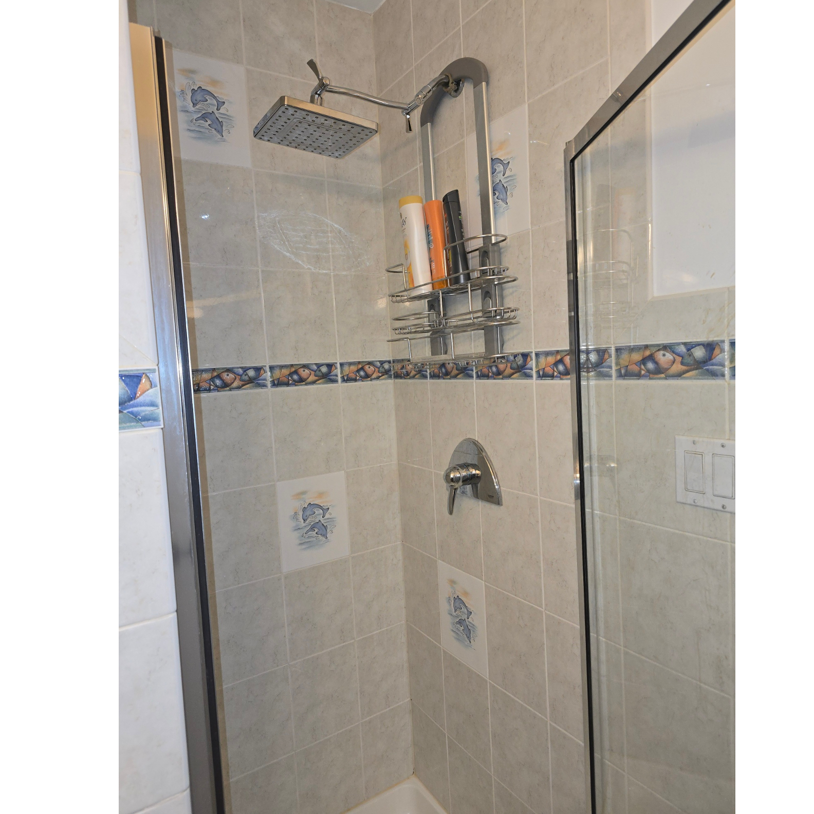 shower - 3457 N Kedzie Ave