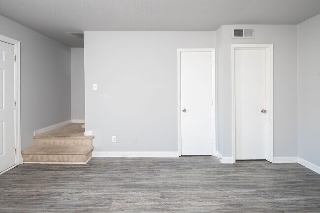 Building Photo - Spacious, affordable two bedroom townhouse in a great location in Charlotte!