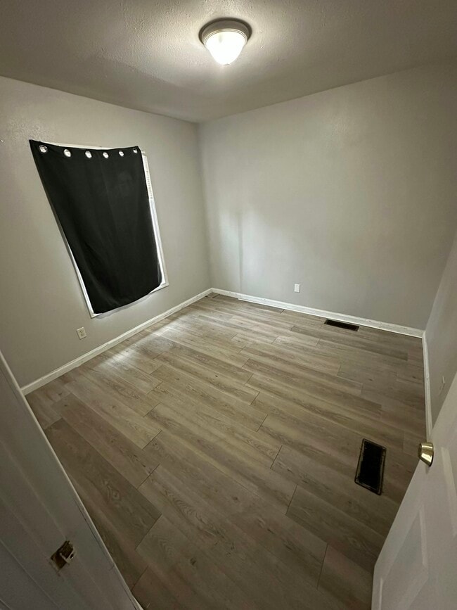 Building Photo - 1767 Pine St