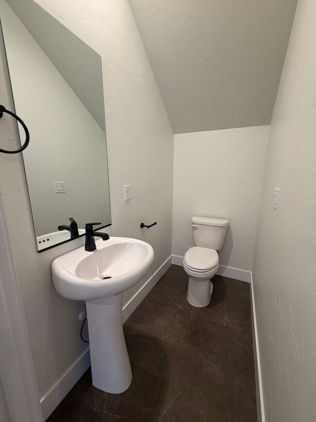 Building Photo - Gorgeous, Brand New 3 bed, 2.5 ba- Southridge Location!