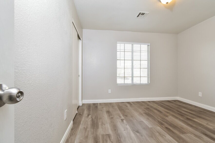 Building Photo - 5330 Krista Alethea St