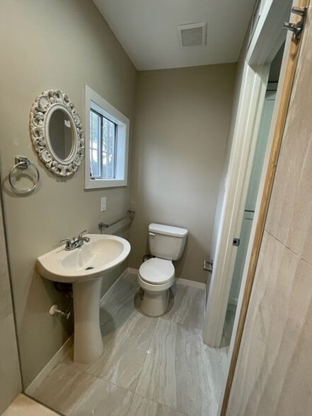 3rd Full Bath - 1809 N Broadway St