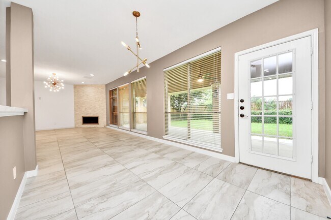 Building Photo - 3210 Shadowwalk Dr