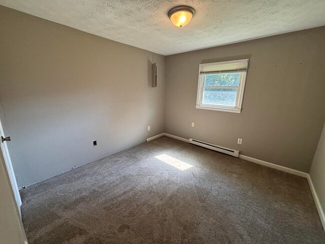 Building Photo - 330 Garden Park Dr