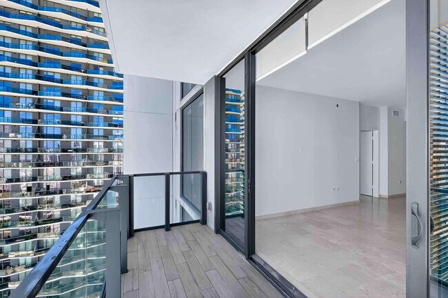 Building Photo - 88 SW 7th St