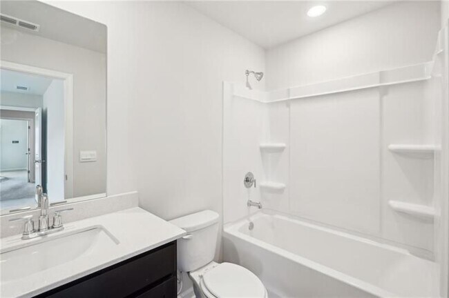 Building Photo - 26 Hemlock Ct