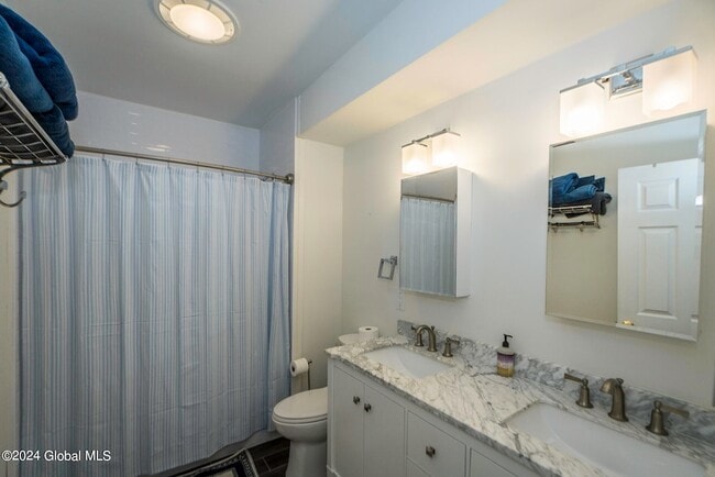 Building Photo - 41 Walton St