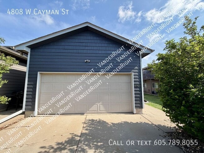 Building Photo - 4808 W Cayman St