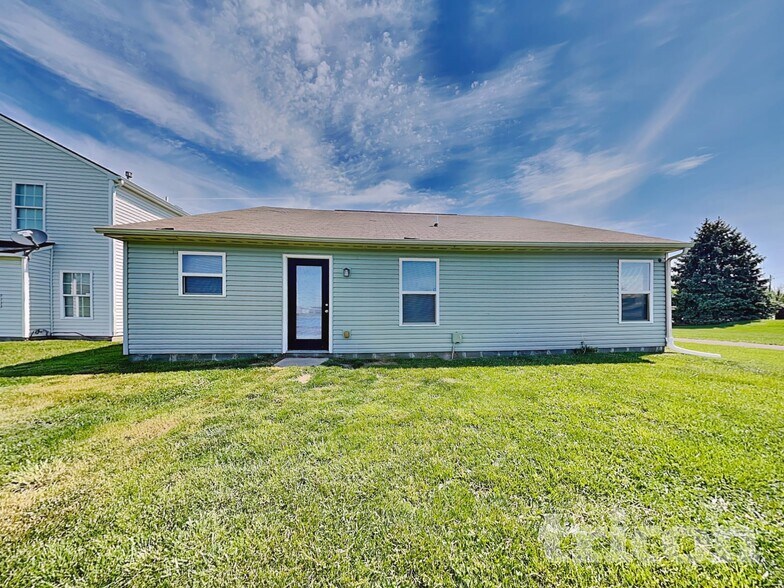 Building Photo - 2944 Mozart Way