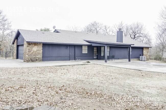Building Photo - 15833 E 183rd St S