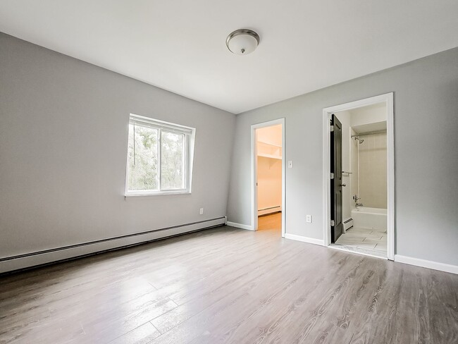 Building Photo - 2153 Decker Rd