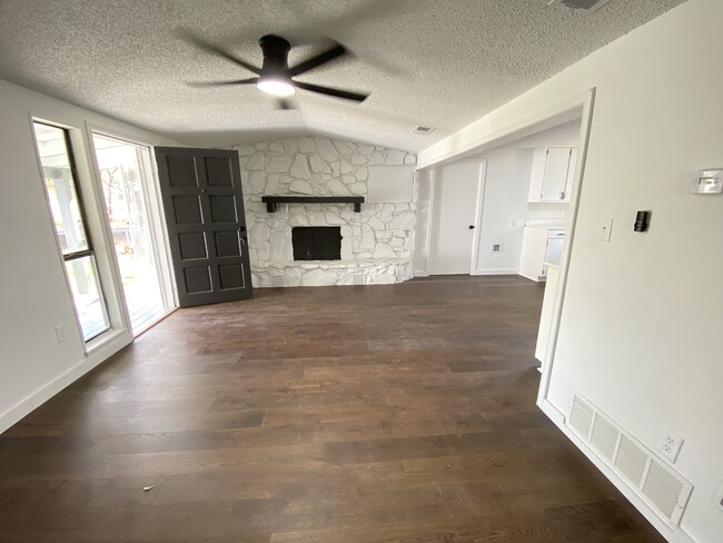 Building Photo - 215 Folly Beach Dr