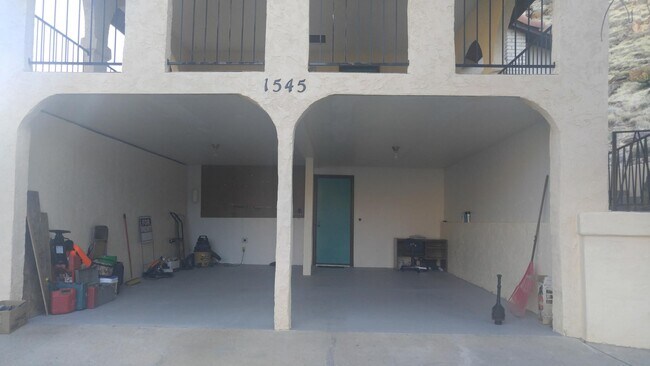 Building Photo - 1545 Montezuma Cir