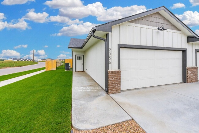 Primary Photo - 2056 N Reece Ct