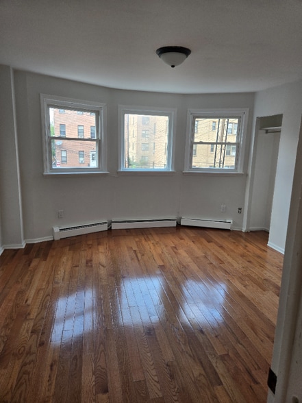 Primary Photo - 18 Sherwood Ave