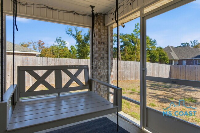 Building Photo - 1042 Enclave Cir