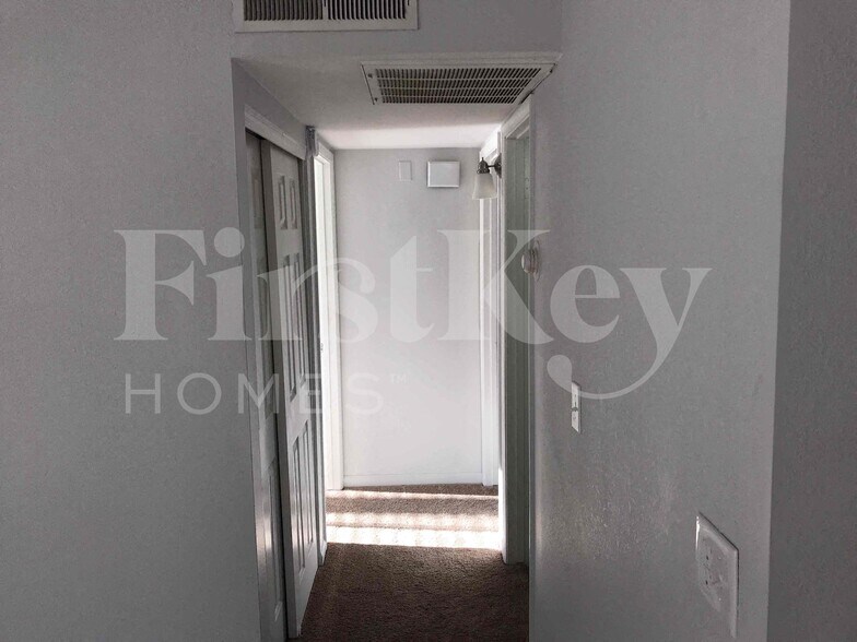 Building Photo - 9808 N 47th Ave