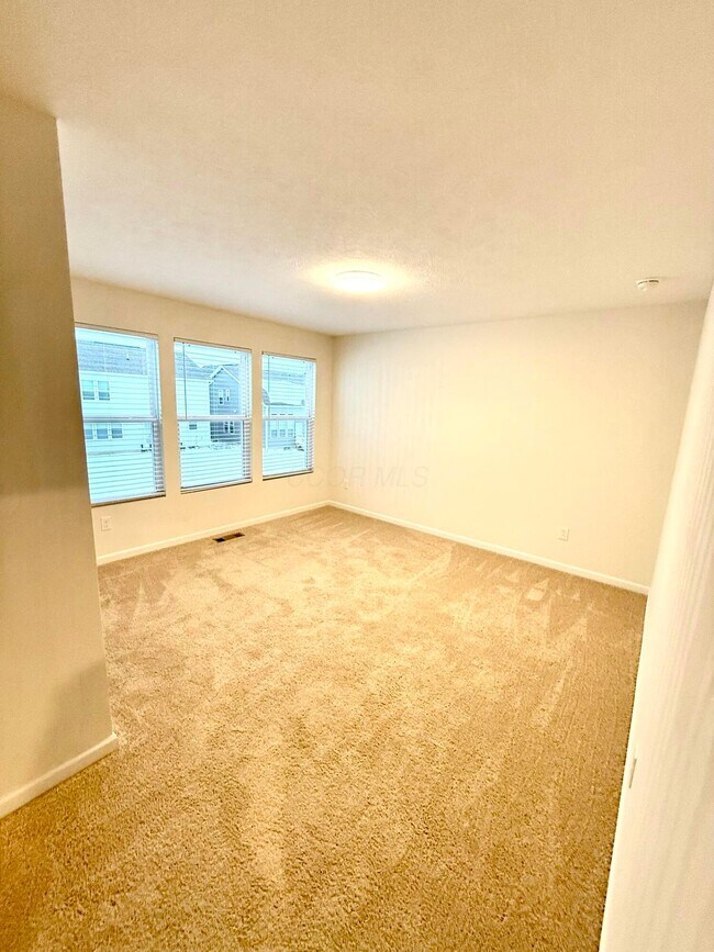 Building Photo - 1916 Pomodoro Dr