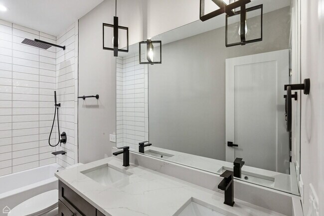 Building Photo - 2718 Budd St