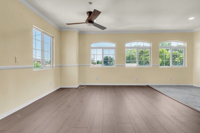 Building Photo - 5246 N Gareloch Ave