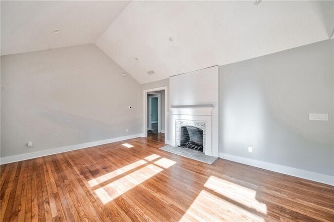 Building Photo - 1683 Kenmore St SW