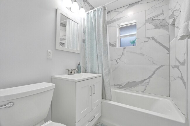 Building Photo - 9446 Birmingham Dr